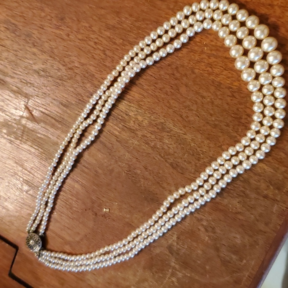 Sterling Silver Vintage Triple Strand Pearl Necklace - Picture 2 of 6